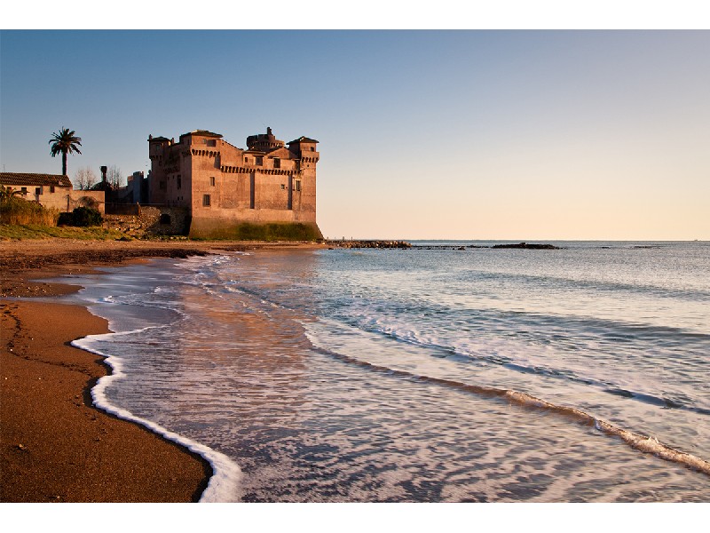 Santa Severa (RM):“Il castello baciato dal mare” 